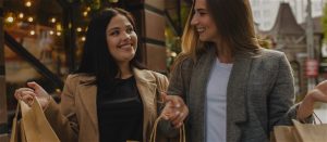 Jornada silenciosa do consumidor de moda antes da decisão de compra em 2026